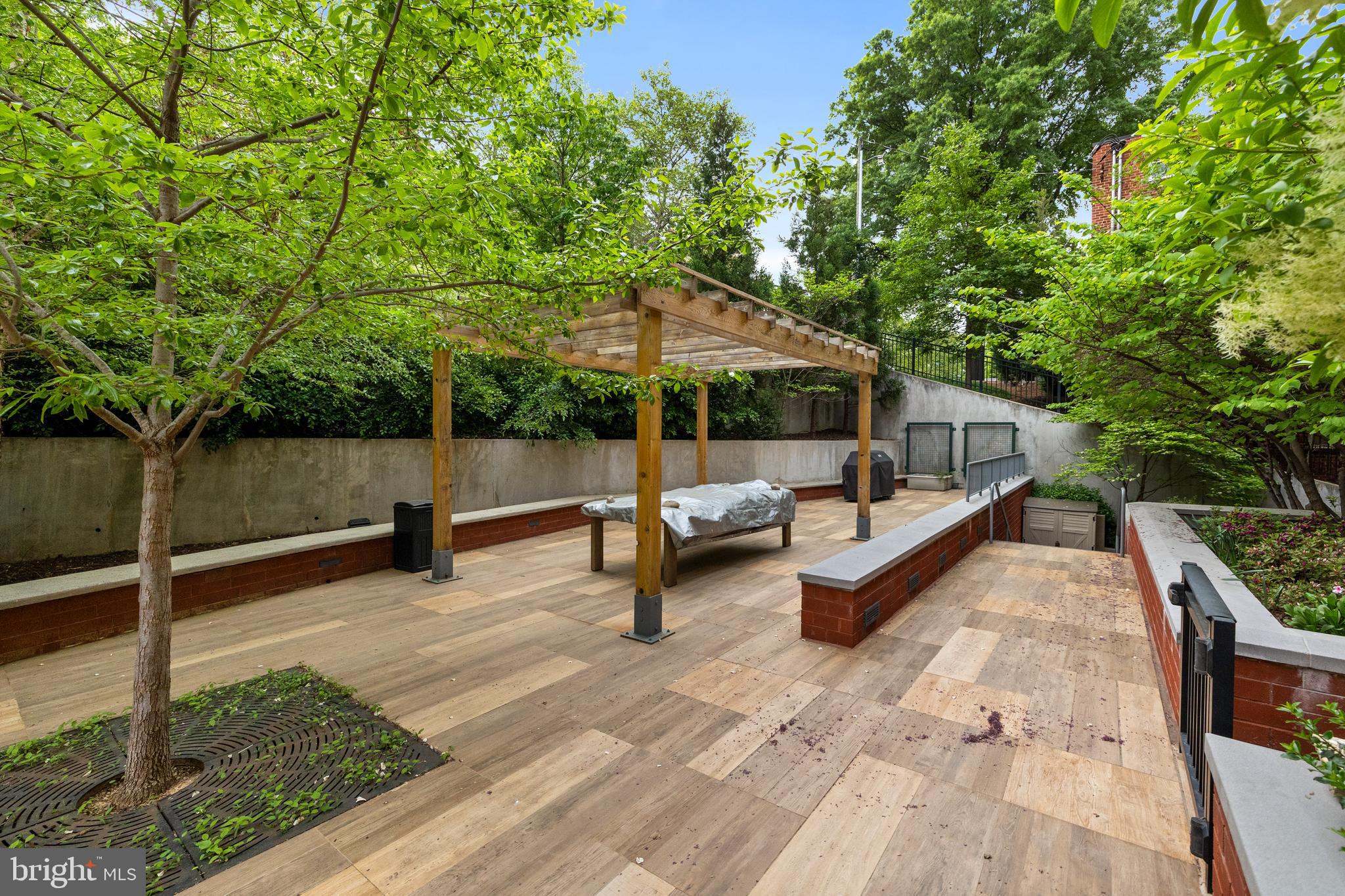 1411 Key Boulevard, Unit 304 Arlington, VA 22209 - Photo 41 of 57 a view of outdoor space with seating