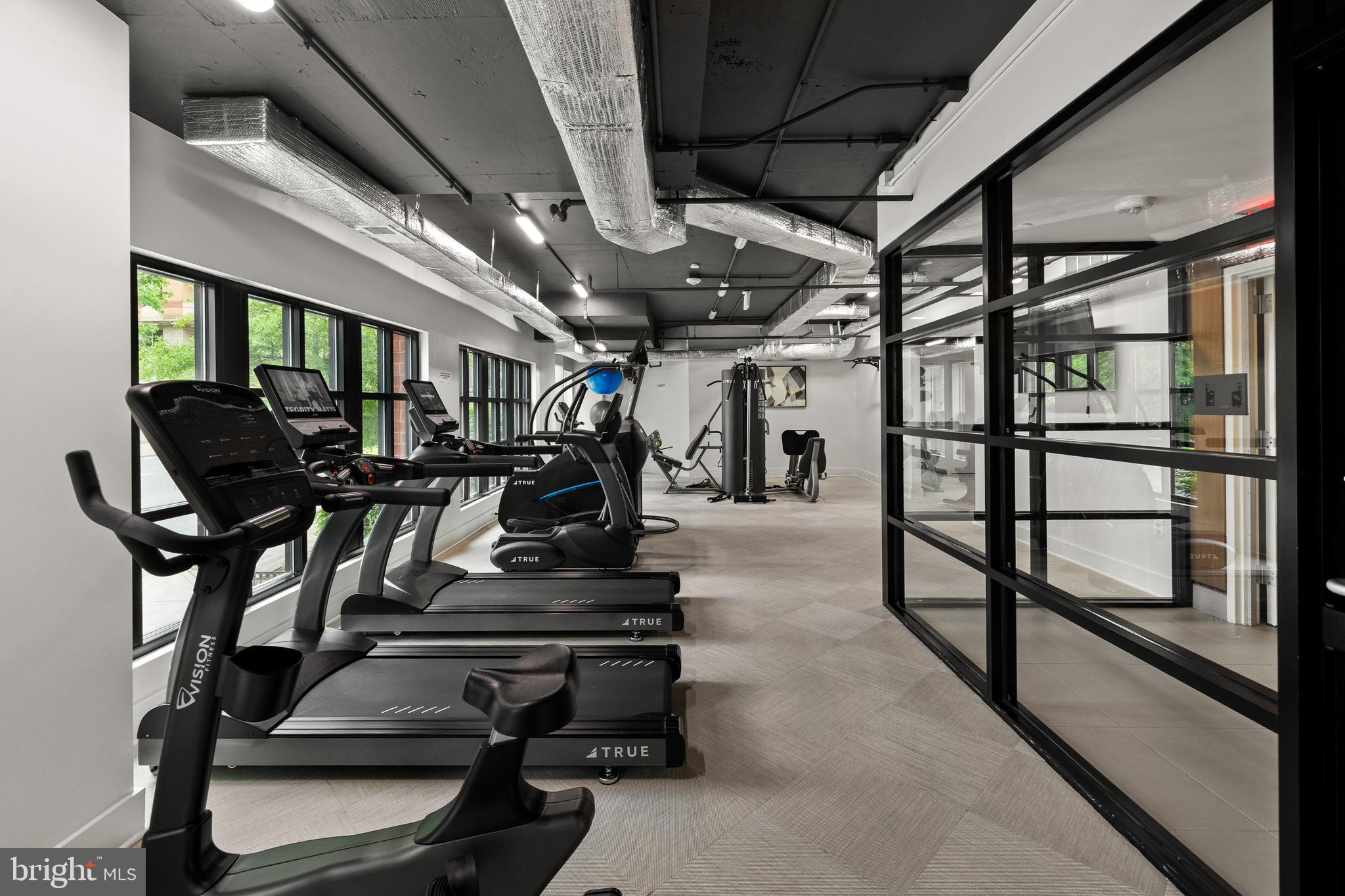 1411 Key Boulevard, Unit 304 Arlington, VA 22209 - Photo 43 of 57 a view of entryway