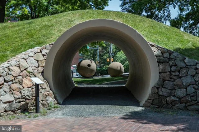 $899,900 | 1411 Key Boulevard, Unit 304, Arlington, VA 22209