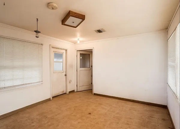 $130,000 | 1002 Neiser Lane, Weimar, TX 78962