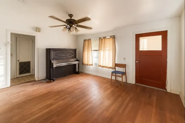 $130,000 | 1002 Neiser Lane, Weimar, TX 78962