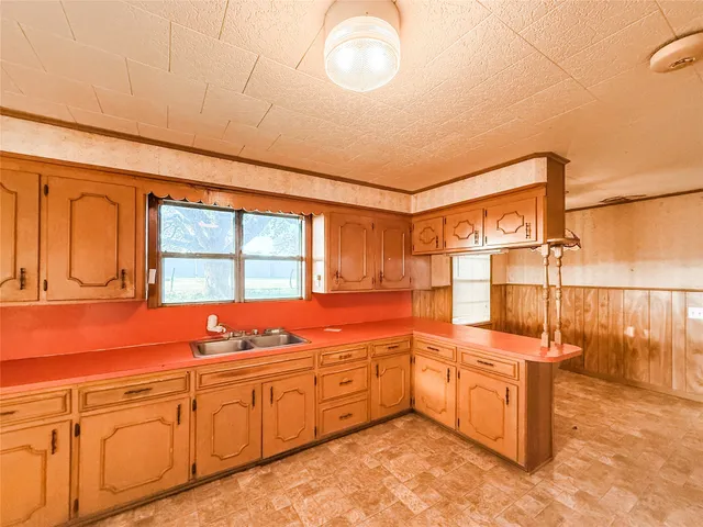 $175,000 | 1002 Neiser Lane, Weimar, TX 78962