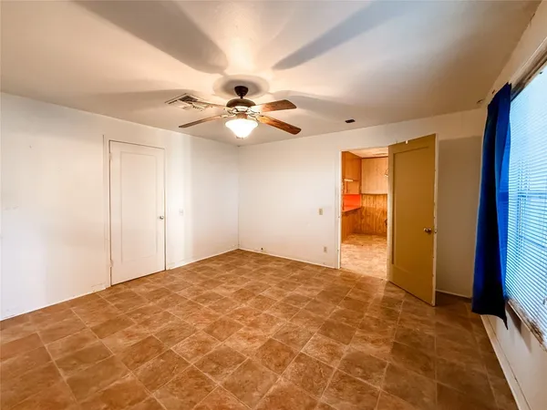 $130,000 | 1002 Neiser Lane, Weimar, TX 78962