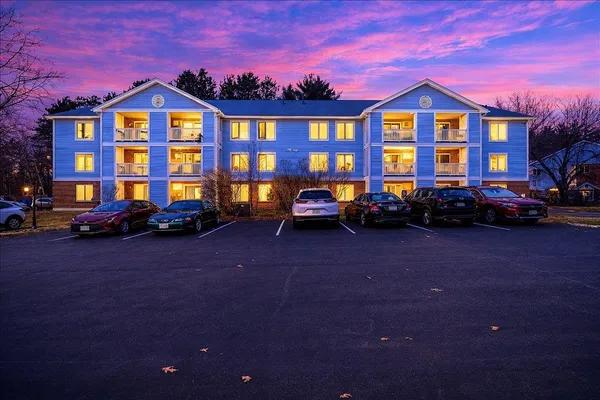 $298,000 | 2 Timberwood Drive, Unit 101, Goffstown, NH 03045