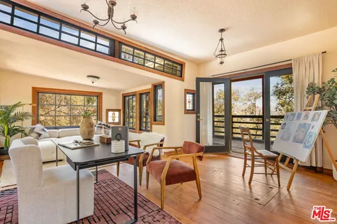 $2,195,000 | 19805 Valley View Drive, Topanga, CA 90290