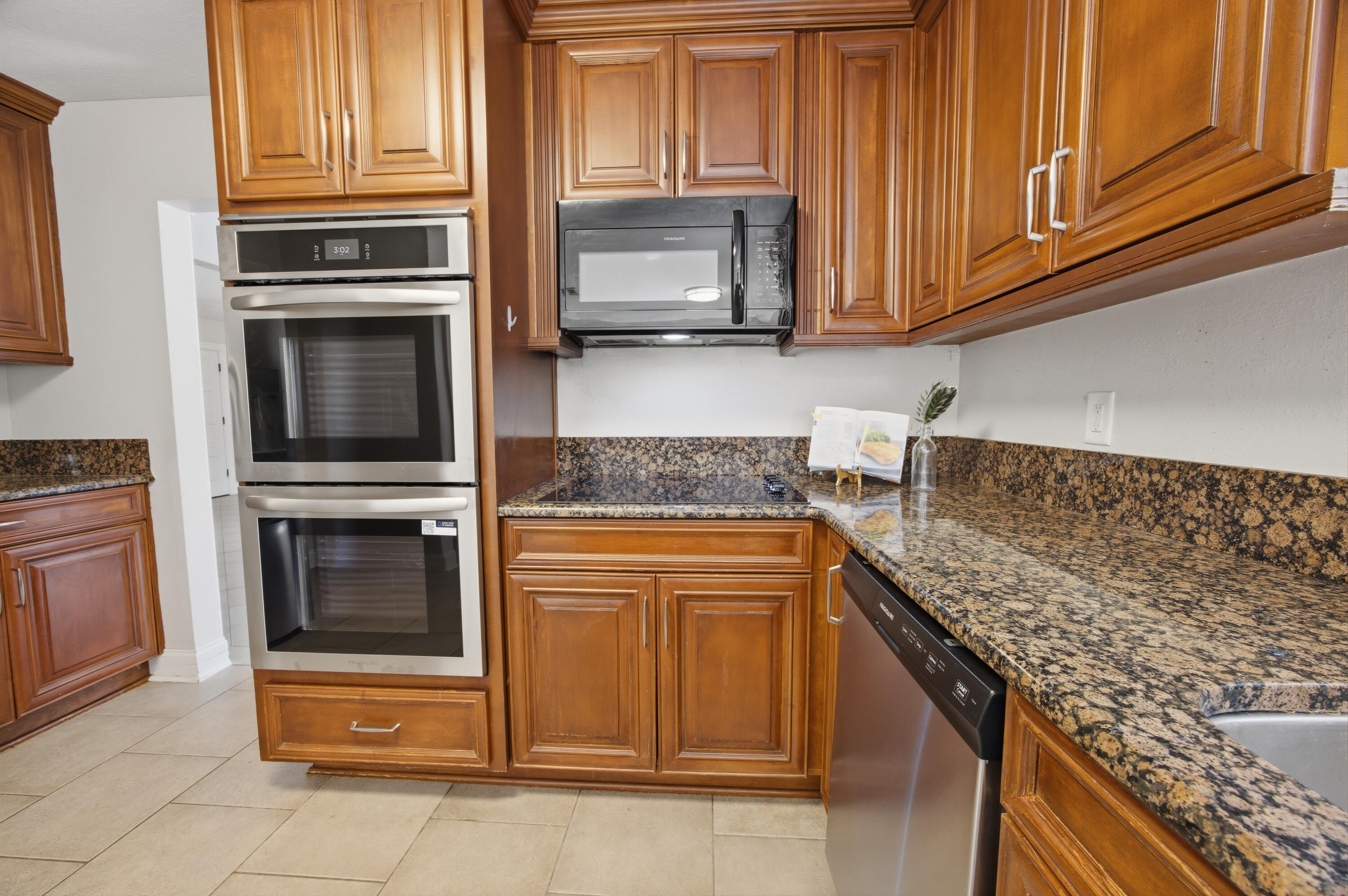 157 Country Club Road Shalimar, FL 32579 - Photo 12 of 72 E79A1163