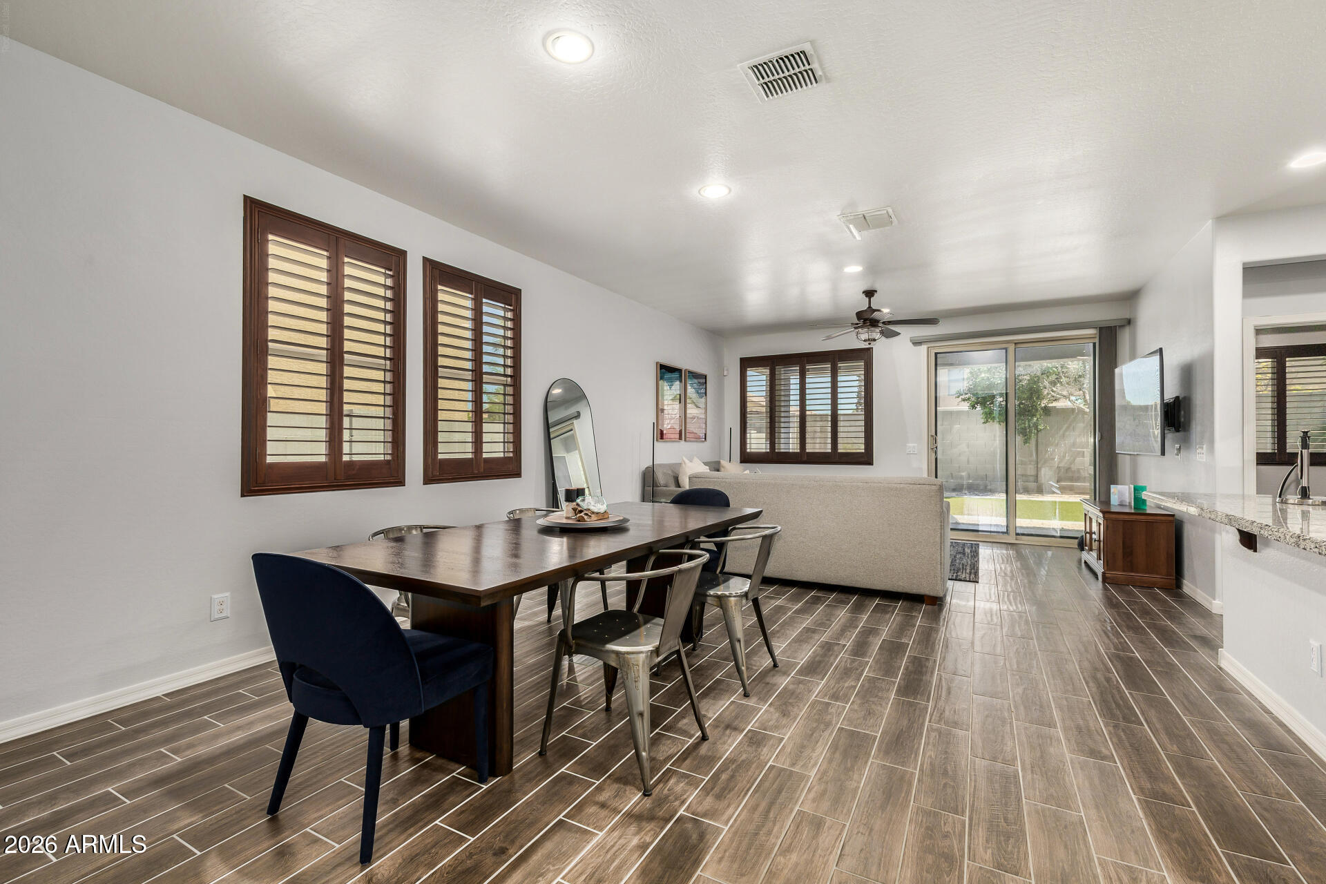 7913 South 25th Place Phoenix, AZ 85042 - Photo 4 of 32 09 - 25th