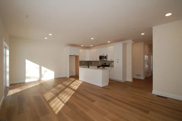 $515,000 | 7 A Dearborn Circle, Goffstown, NH 03045