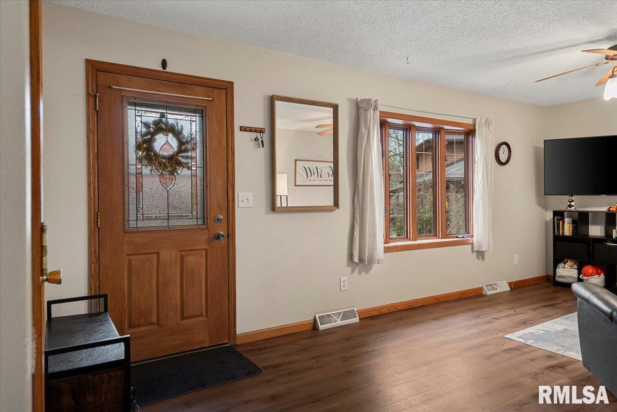 9 Bonnie Brook Road Chatham, IL 62629 - Photo 5 of 25 Gallery Image 5
