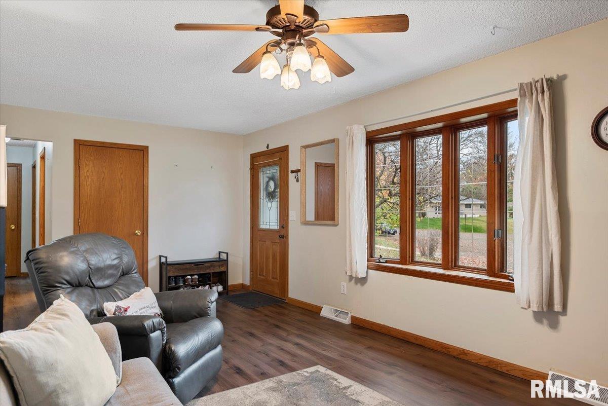 9 Bonnie Brook Road Chatham, IL 62629 - Photo 6 of 25 Gallery Image 6