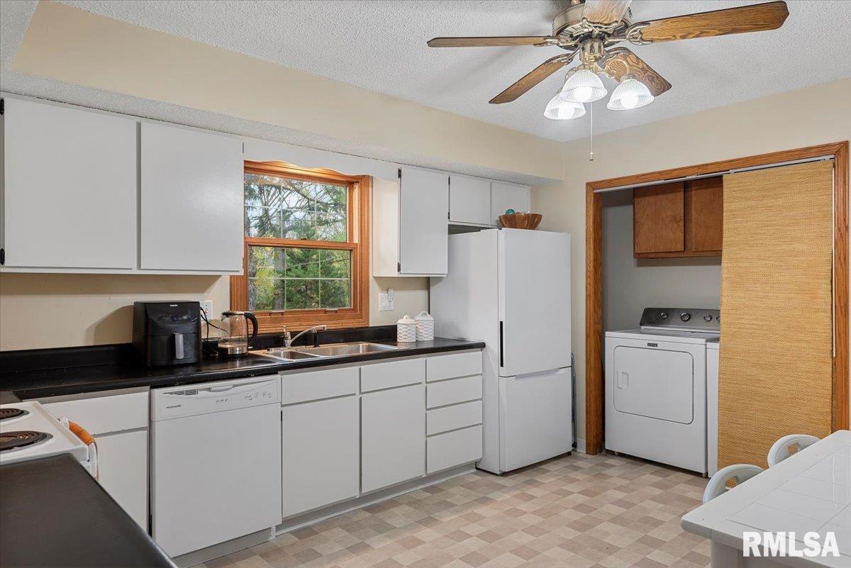 9 Bonnie Brook Road Chatham, IL 62629 - Photo 7 of 25 Gallery Image 7
