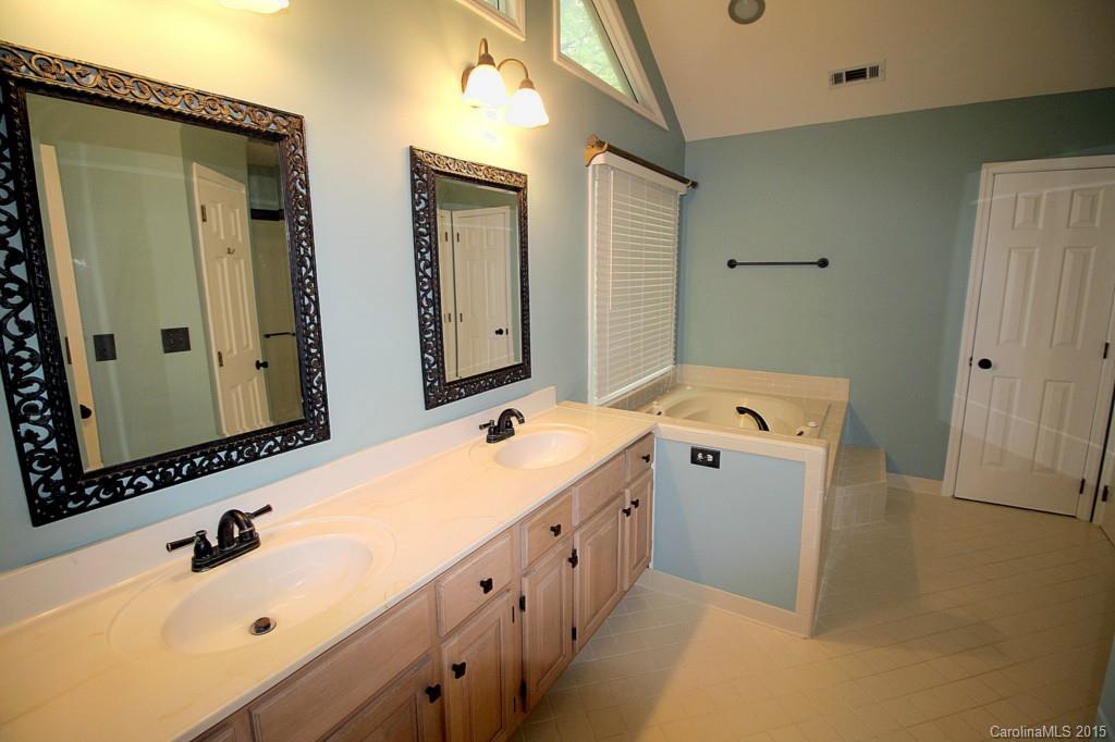 482 Beacon Knoll Lane Fort Mill, SC 29708 - Photo 15 of 16