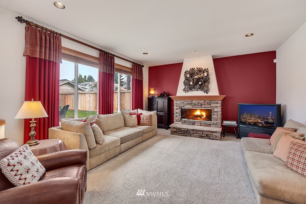 1028 North 32nd Street Renton, WA 98056 - Photo 3 of 15 Gallery Image 3