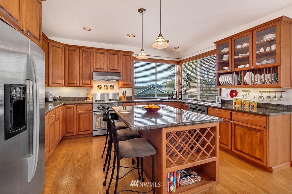 1028 North 32nd Street Renton, WA 98056 - Photo 5 of 15 Gallery Image 5