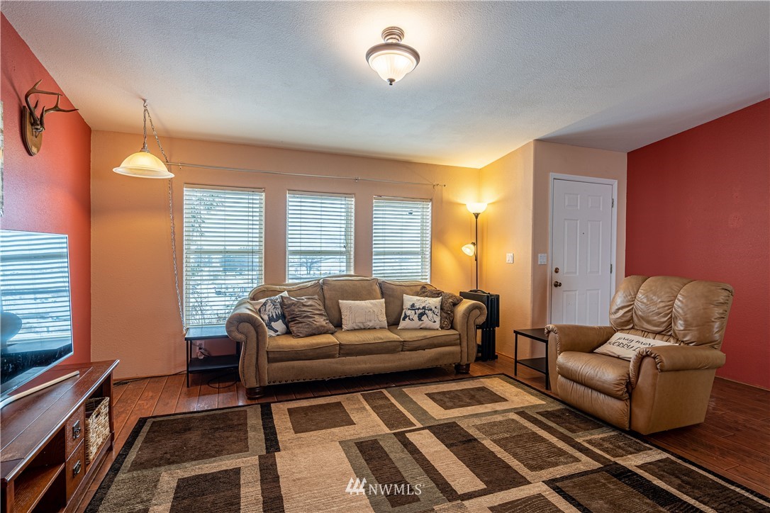 422 North Star Road Brewster, WA 98812 - Photo 4 of 24 Gallery Image 4