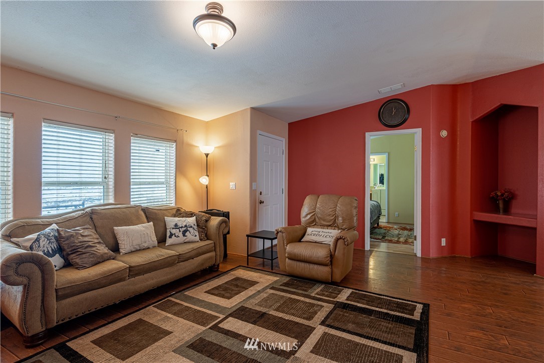 422 North Star Road Brewster, WA 98812 - Photo 5 of 24 Gallery Image 5