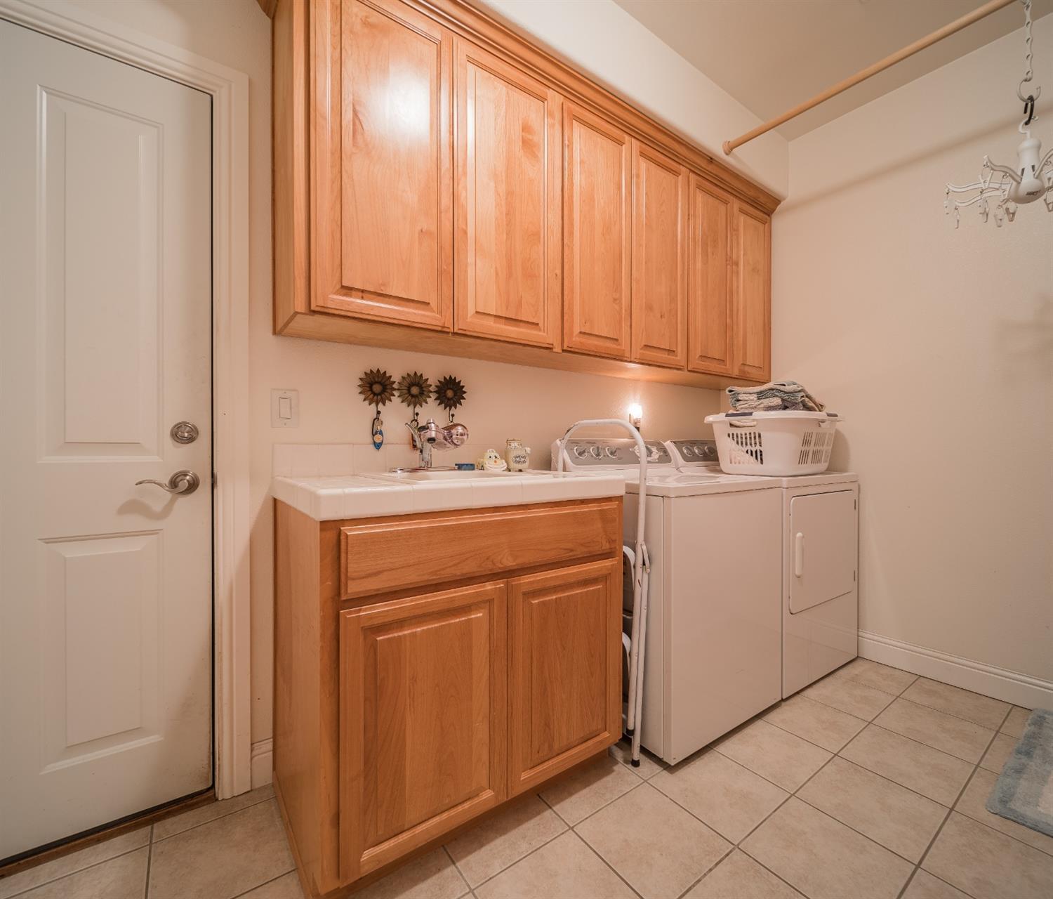 1074 Pumpkin Ridge Eagle Point, OR 97524 - Photo 9 of 33 Additional Photo