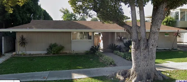 $1,800 | 555 South Los Robles Avenue, Unit 1, Pasadena, CA 91101