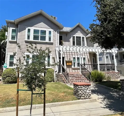 $1,300 | 421 North Euclid Avenue, Pasadena, CA 91101