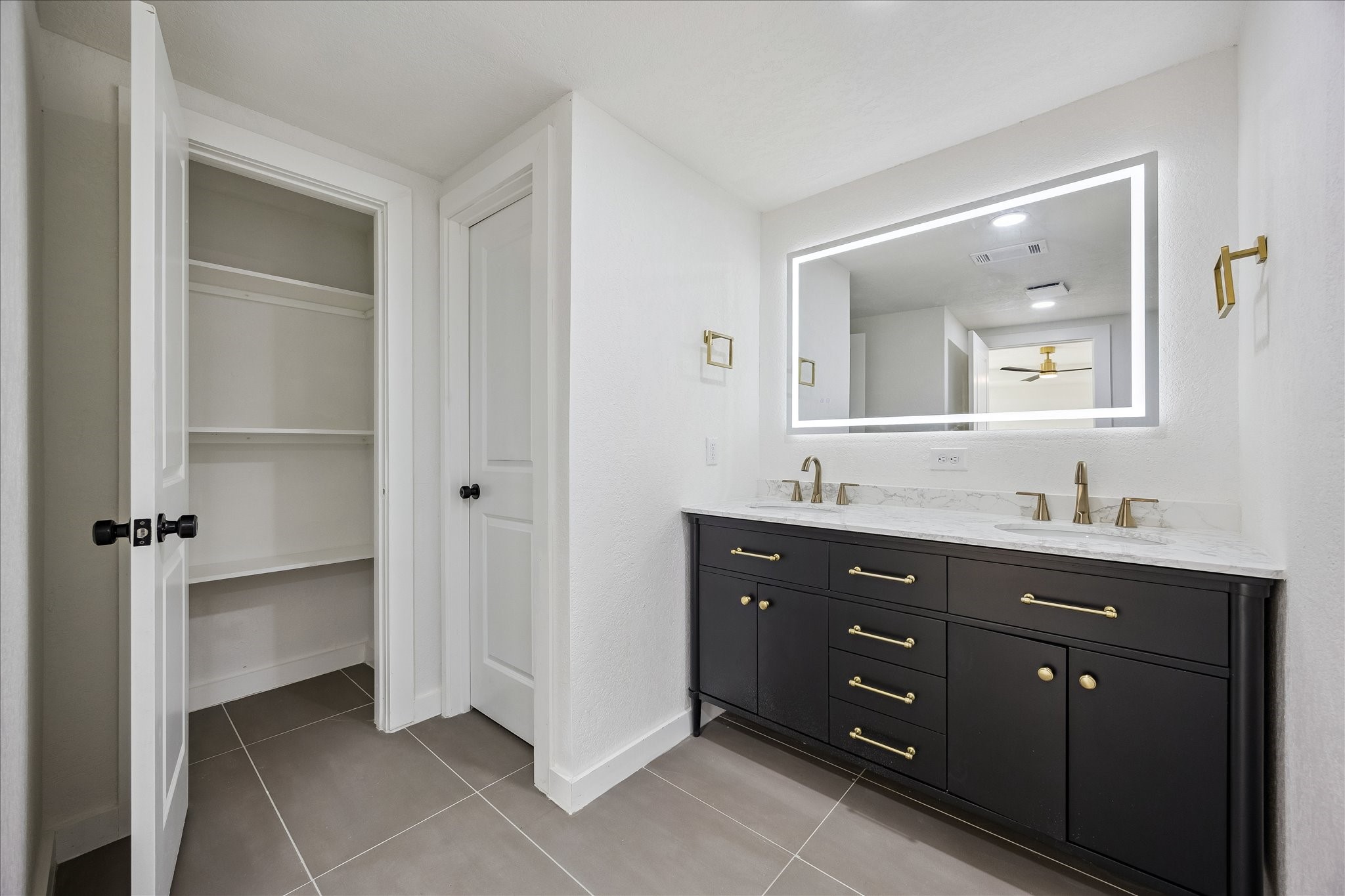 1630 Tabor Street Houston, TX 77009 - Photo 18 of 25 The primary also features 2 walk-in closets.