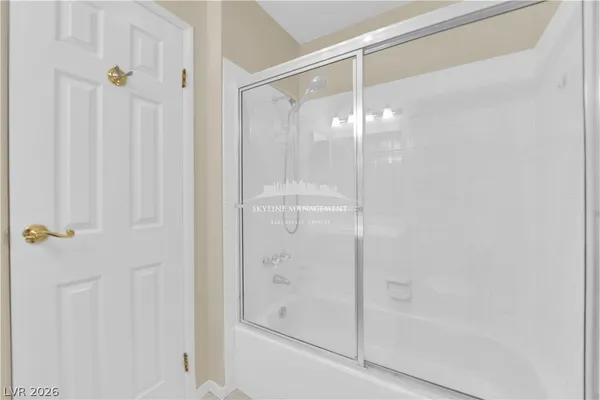 $2,250 | 6608 Silverstream Avenue, Las Vegas, NV 89107