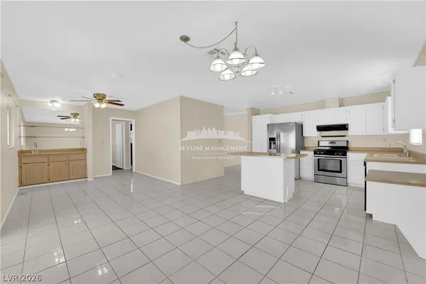 $2,250 | 6608 Silverstream Avenue, Las Vegas, NV 89107