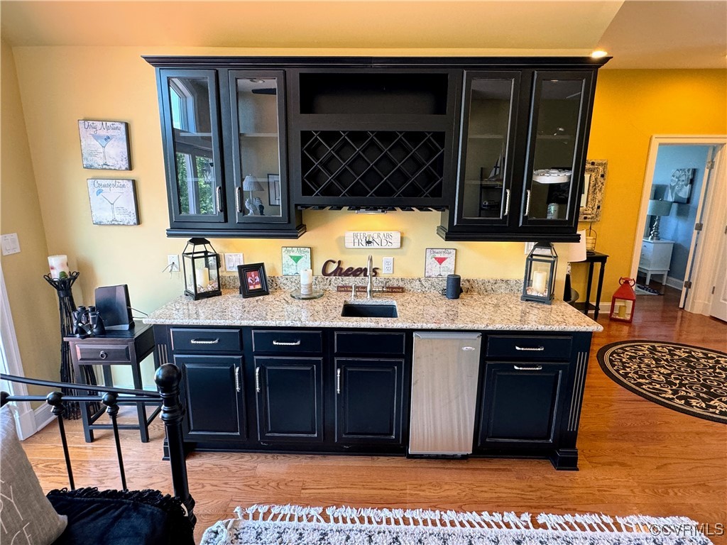 1388 South N End Road Deltaville, VA 23043 - Photo 28 of 50 Wet bar with sink and ice maker