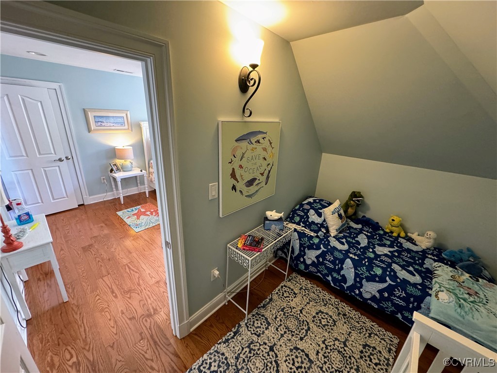 1388 South N End Road Deltaville, VA 23043 - Photo 33 of 50 4th floor bedroom alcove for extra sleeping area