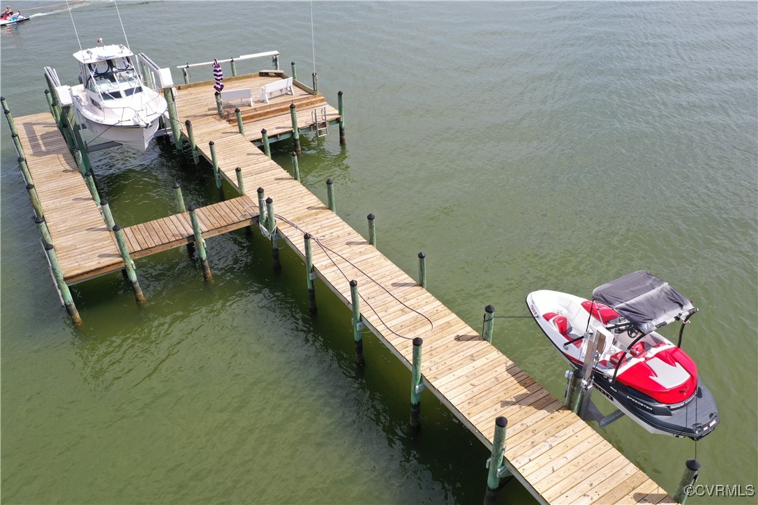 1388 South N End Road Deltaville, VA 23043 - Photo 46 of 50 Very large and well constructed versatile pier