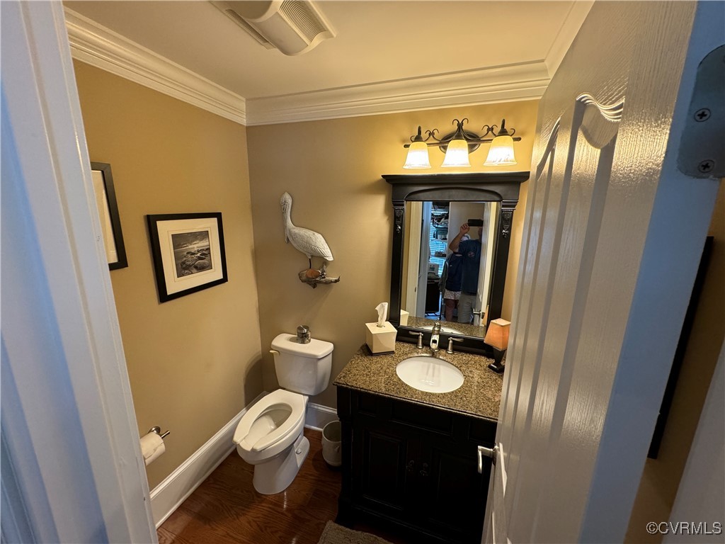 1388 South N End Road Deltaville, VA 23043 - Photo 7 of 50 Main level powder room