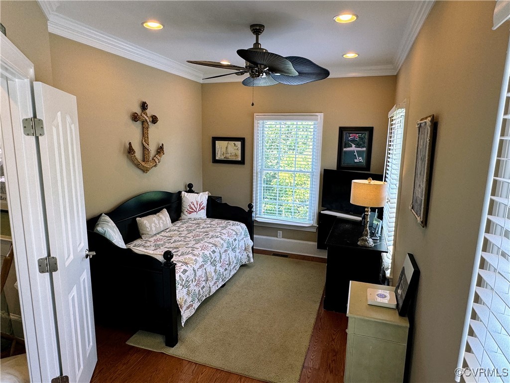 1388 South N End Road Deltaville, VA 23043 - Photo 9 of 50 Main level office/bedroom with hardward and ceilin