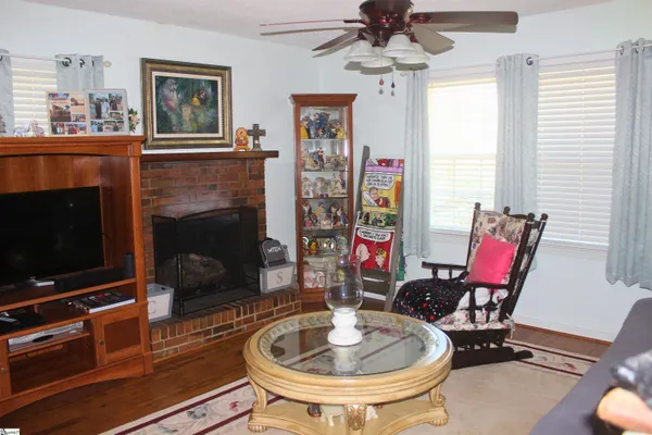 $274,900 | 104 Laurel Lane, Seneca, SC 29678