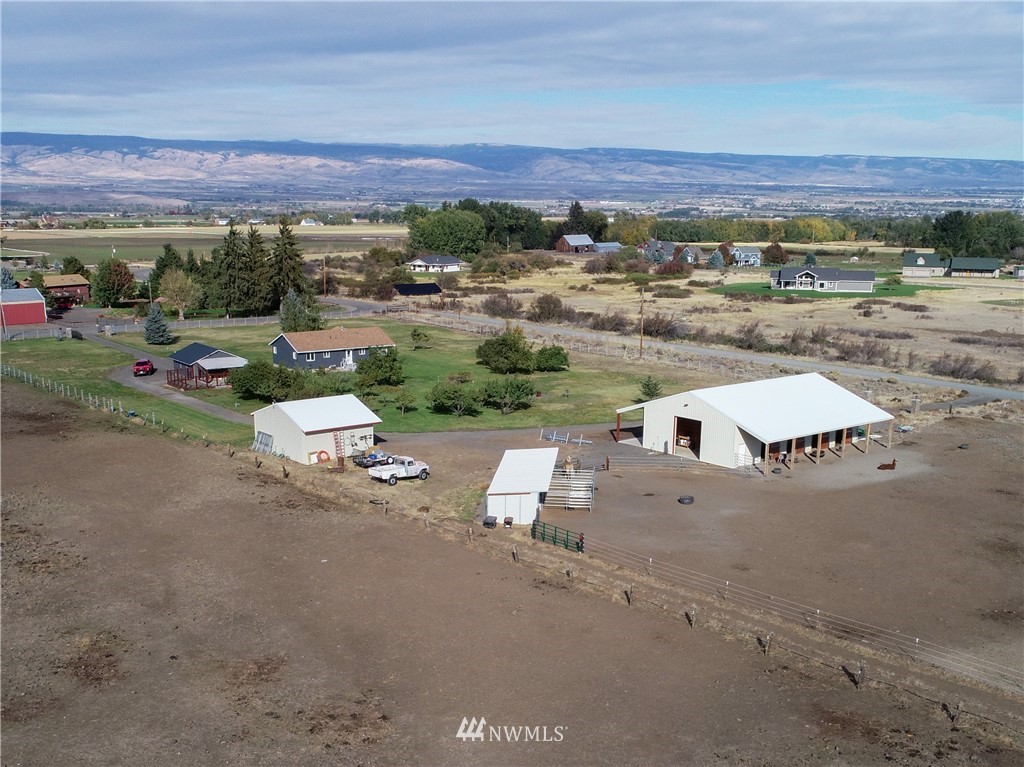 6030 Hanson Road Ellensburg, WA 98926 - Photo 2 of 32 Gallery Image 2