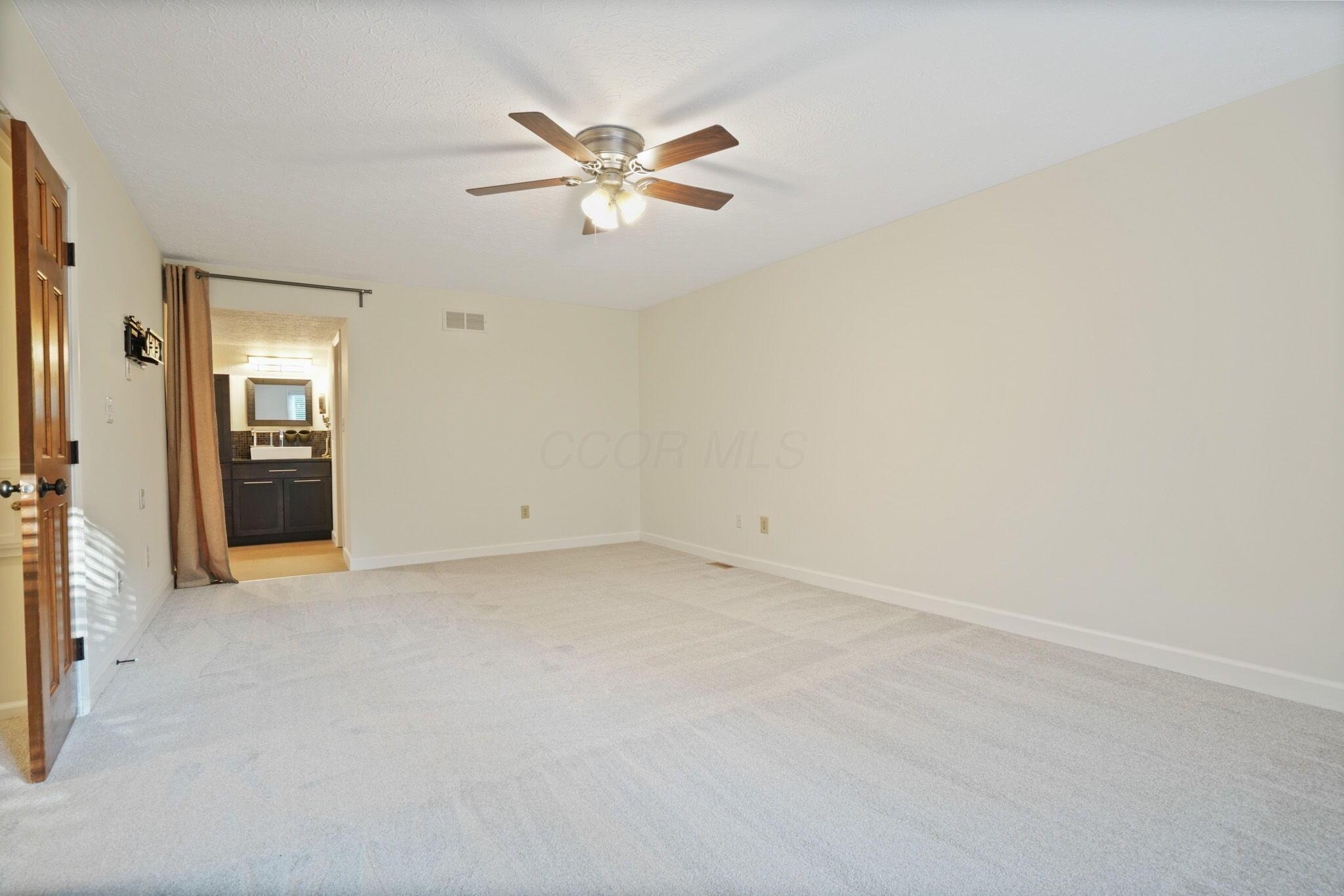 1091 Ridge Place Columbus, OH 43230 - Photo 30 of 43 Oversized Primary Bedroom