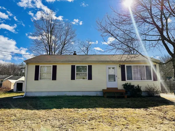 $299,900 | 15 Roslin Avenue, Lewiston, ME 04240
