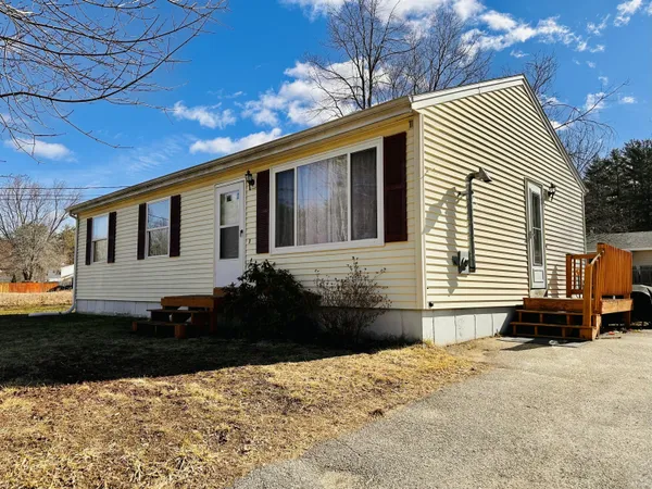 $299,900 | 15 Roslin Avenue, Lewiston, ME 04240