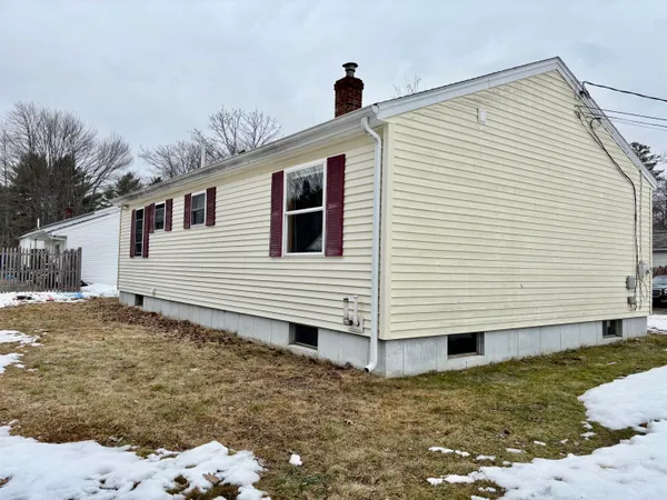 $299,900 | 15 Roslin Avenue, Lewiston, ME 04240