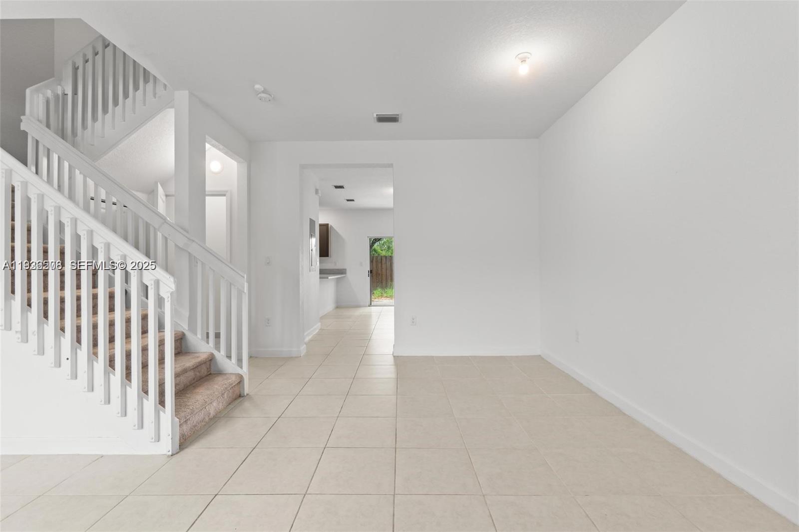 2668 Southeast 19th Street Homestead, FL 33035 - Photo 8 of 37