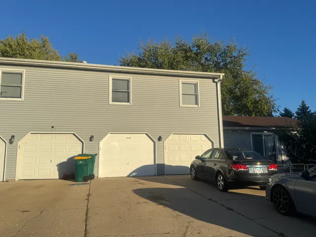 $199,000 | 1606 East Stonehenge Drive, Sycamore, IL 60178