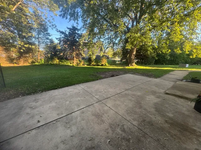 $199,000 | 1606 East Stonehenge Drive, Sycamore, IL 60178