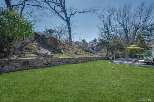 $14,000 | 19 Sherwood Drive, Larchmont, NY 10538