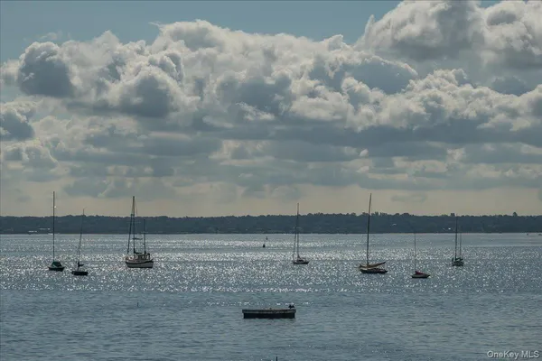 $14,000 | 19 Sherwood Drive, Larchmont, NY 10538