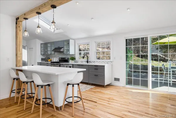 $14,000 | 19 Sherwood Drive, Larchmont, NY 10538