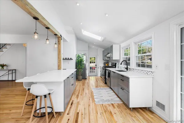 $14,000 | 19 Sherwood Drive, Larchmont, NY 10538