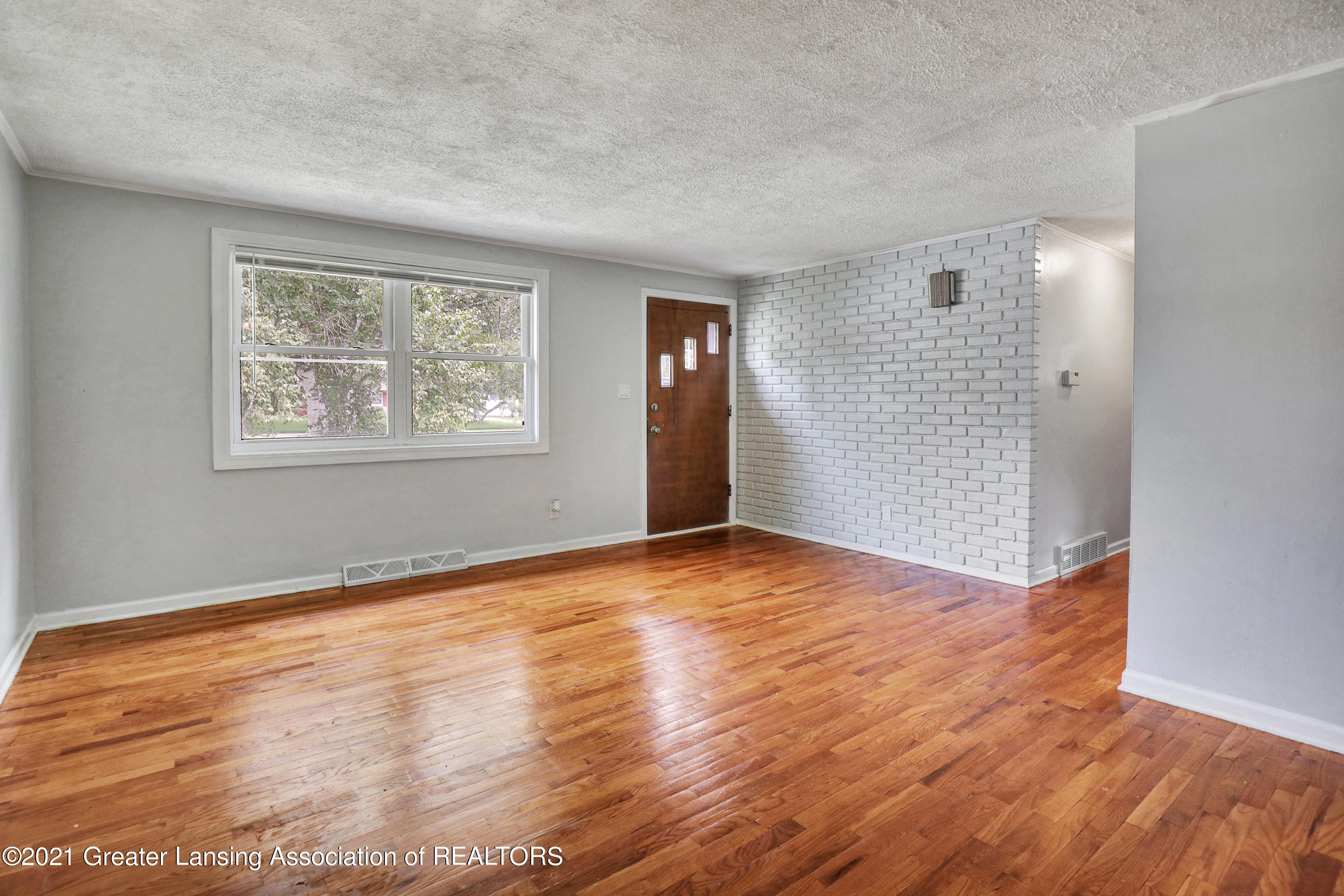 1141 Haslett Road Haslett, MI 48840 - Photo 6 of 31 9I3A1090