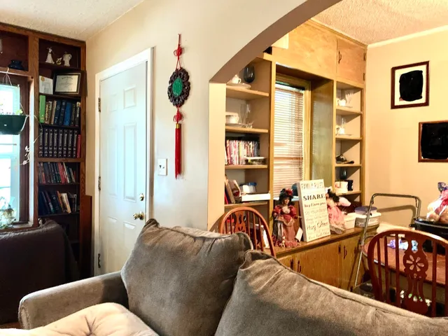 $74,900 | 654 Harding Street, Wichita, KS 67208