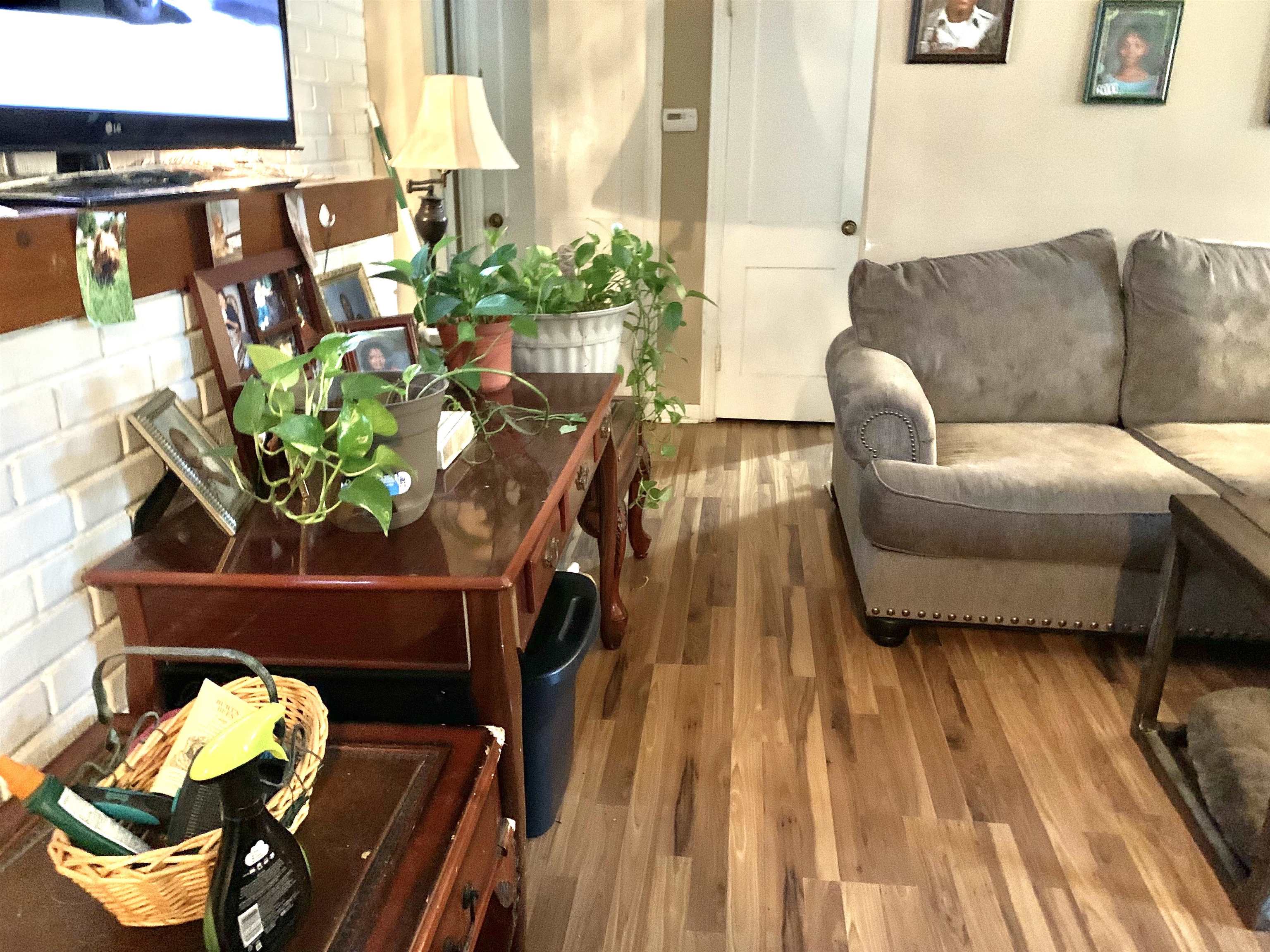 654 Harding Street Wichita, KS 67208 - Photo 7 of 25