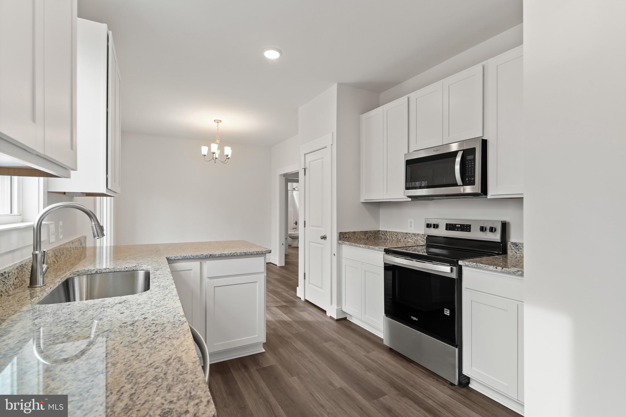 6735 Beverly Road Broad Run, VA 20137 - Photo 13 of 30 Kitchen featuring stainless steel appliances, whit