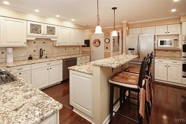 $549,900 | 616 Bradford Parkway, DeWitt, NY 13224