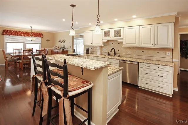 $549,900 | 616 Bradford Parkway, DeWitt, NY 13224